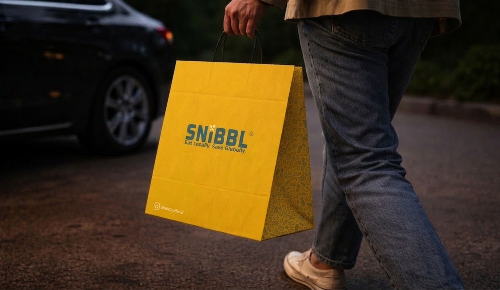 Snibbl bag carrying surplus Iftar meals